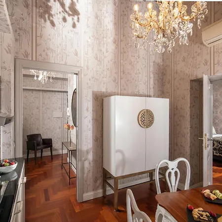 Гостевой дом The At The Spanish Steps Luxury Collection - Condotti